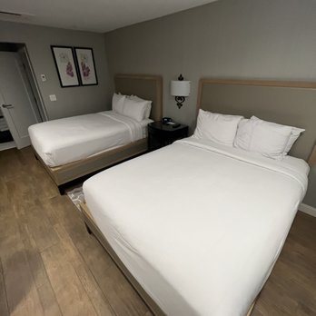 Candy Cane Inn - Hotels Near Me - Anaheim, California