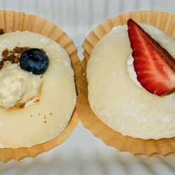 Shugābeibī - Blueberry cheesecake and Strawberry cream