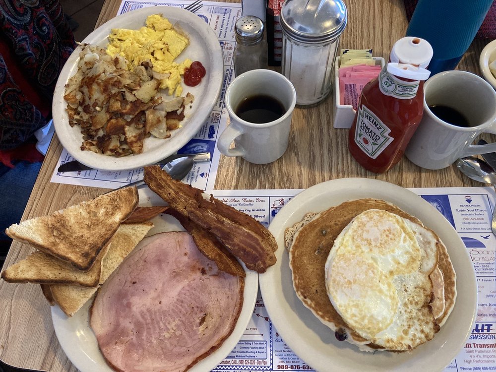 CROSSROADS RESTAURANT Updated November 2024 3555 Old Kawkawlin Rd