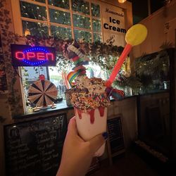 Mimo’s Ice Cream & Twisted Treats