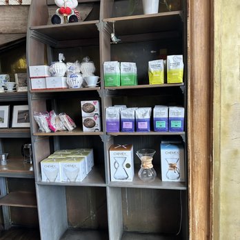 Swallow Cafe - Weird vibes - Coffee & Tea Near Me - Cobble Hill, New York