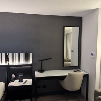 Hyatt Regency Chicago - Hotels Near Me - Chicago, Illinois