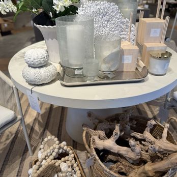Pottery Barn - Furniture Stores Near Me - Thousand Oaks, California