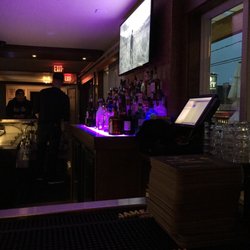MaineStreet - Cozy back bar