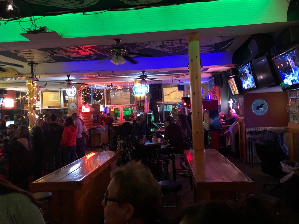 DAISY DUKES SALOON AND DANCE HALL 222 N Broadway, Billings, Montana