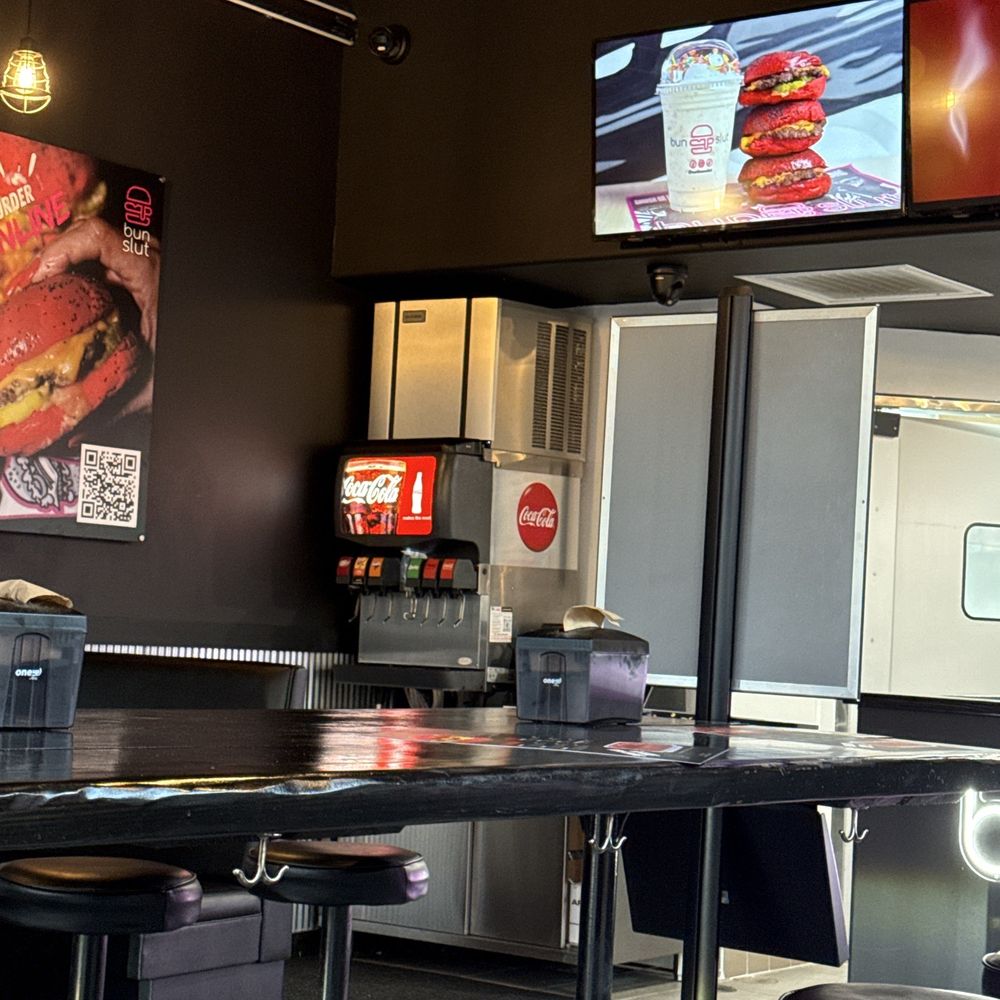 BunSlut - Burgers Near Me - Missouri City, Texas