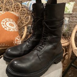 Long boots in original form