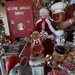 Decorator's Warehouse - Decor