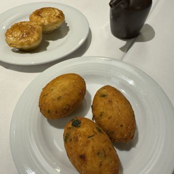 Restaurante Laurentina - Pastéis de bacalhau - Portuguese Near Me - Lisbon, 11