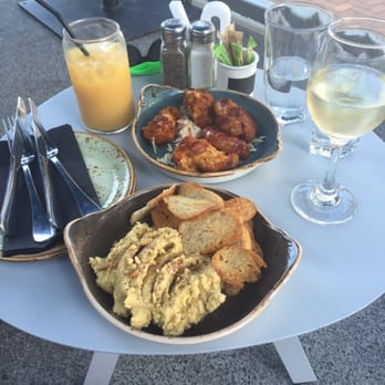 Francs - Hummus and chicken - Sports Bars Near Me - Auckland, AUK