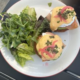 Smoked salmon Benedict