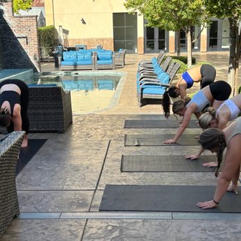Hotel Winters - Yoga in the courtyard at hotel winters - Hotels Near Me - Winters, California
