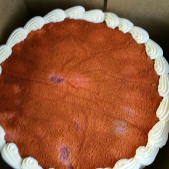 Cake Bar - Make sure to check your order before you leave the store. Picked up a cake on 08/14/2015 and it was not topped with strawberries. - Patisserie/Cake Shop Near Me - Dallas, Texas
