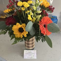 Bussey's Flowers, Gifts & Decor - flower delivery