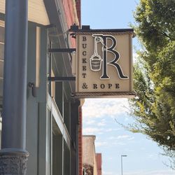 Grist & Grind Bakery - Outside
