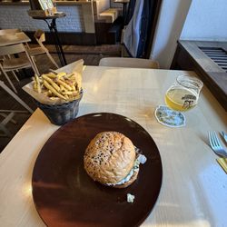 Meat & Greet - Burger