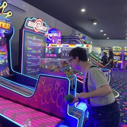Happy Place Pub And Play - Bowling game
