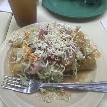 Cenaduría La Once - Flautas de pollo, de requesón y de papas. - Tamales Near Me - Tijuana, BCN Cenaduría La Once - Flautas de pollo, de requesón y de papas. - Tamales Near Me - Tijuana, BCN