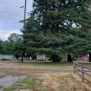 Scappoose Creek Inn - Drive up to the Inn - Bed & Breakfast Near Me - Scappoose, Oregon Scappoose Creek Inn - Drive up to the Inn - Bed & Breakfast Near Me - Scappoose, Oregon