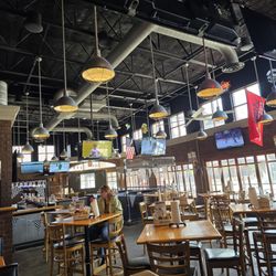Roots Burger Bar