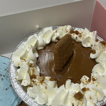 Crumbl - Northlake - Bakeries Near Me - Palm Beach Gardens, Florida