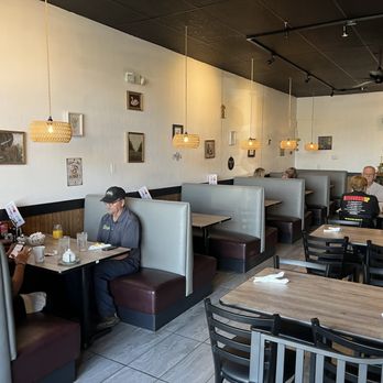 Sweet Honey Cafe - Interior left - Sandwiches Near Me - Mundelein, Illinois Sweet Honey Cafe - Interior left - Sandwiches Near Me - Mundelein, Illinois