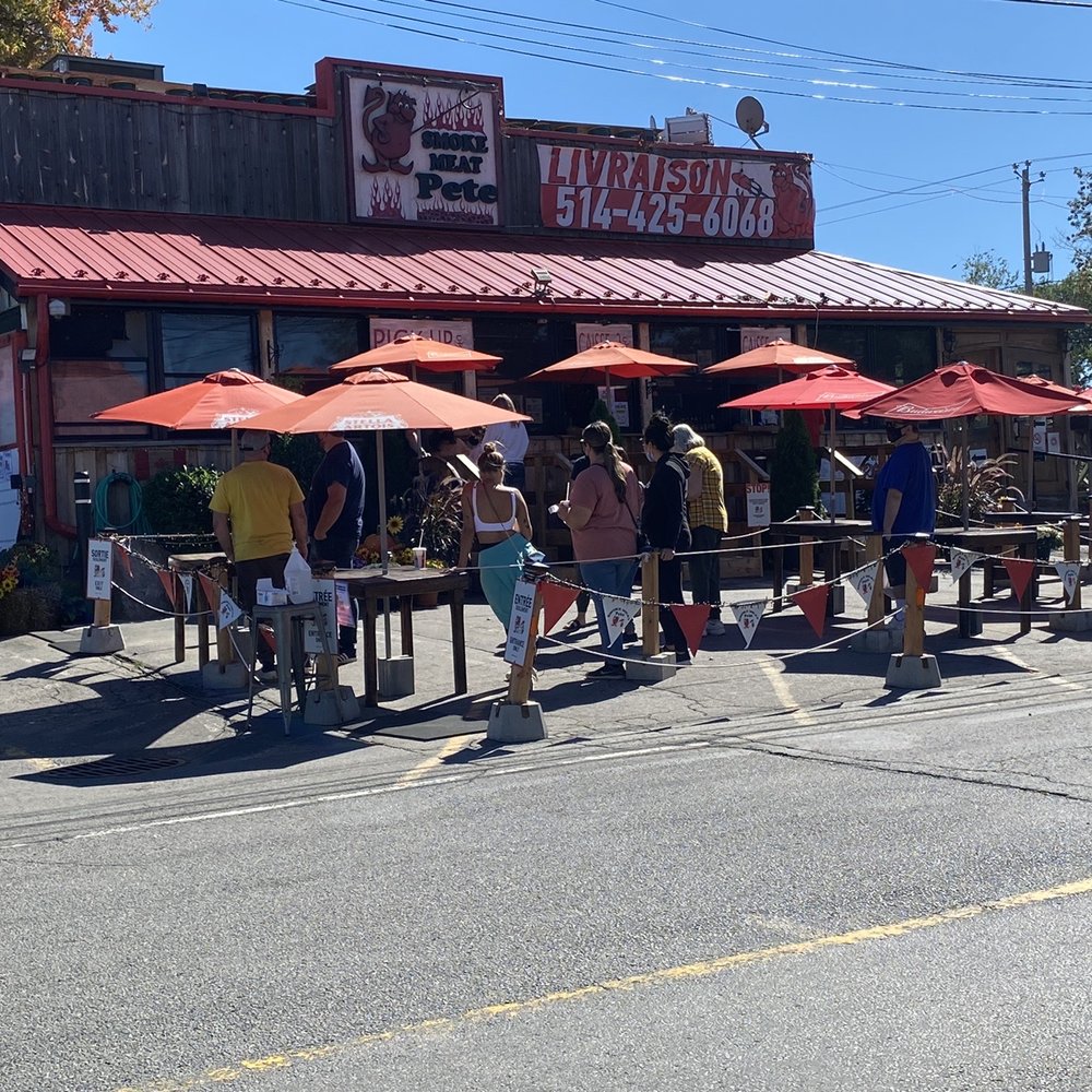 Smoke Meat Pete - Line outside - Sandwiches Near Me - L'Île-Perrot, Quebec