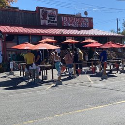 Exterior outside entrance of Smoke Meat Pete - Line outside - L'Île-Perrot, Quebec Exterior outside entrance of Smoke Meat Pete - Line outside - L'Île-Perrot, Quebec