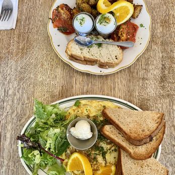 La Note - Omelette De Pommes De Terre and Ouef A La Coque - French Near Me - Berkeley, California