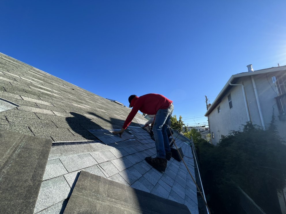 Slide of A. Mendoza Roofing