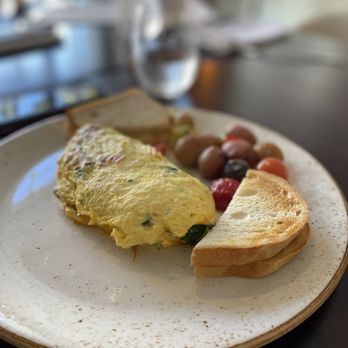 Fountain Restaurant - Three Egg Omelet - Breakfast & Brunch Near Me - San Jose, California Fountain Restaurant - Three Egg Omelet - Breakfast & Brunch Near Me - San Jose, California