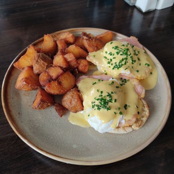Urban Pantry Restaurant - Peameal Benny - Canadian (New) Near Me - Uxbridge, Ontario Urban Pantry Restaurant - Peameal Benny - Canadian (New) Near Me - Uxbridge, Ontario