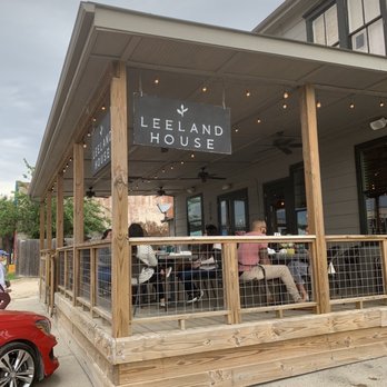 Leeland House - Front Patio - Breakfast & Brunch Near Me - Houston, Texas Leeland House - Front Patio - Breakfast & Brunch Near Me - Houston, Texas
