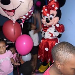 Off The Wall, Indoor Bounce & Party Place - Party . Mini mouse.