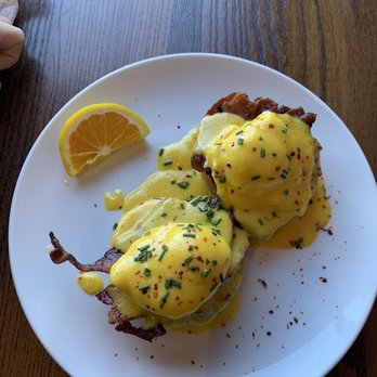 Good Lookin' - Eggs benedict - sub bacon - Breakfast & Brunch Near Me - Omaha, Nebraska