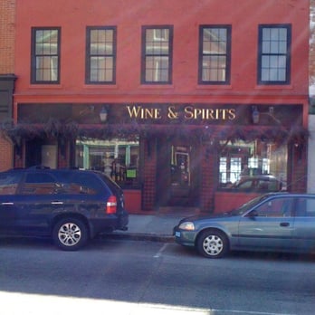 Thames River Wine & Spirits - cars parked in front of a building - Beer, Wine & Spirits Near Me - New London, Connecticut