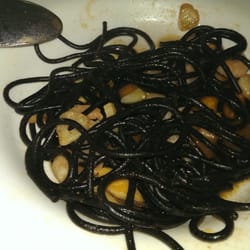 Descorche - Espaguetis en su tinta a la marinera