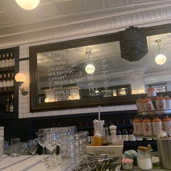 Neptune Oyster - Inside - Seafood Near Me - Boston, Massachusetts