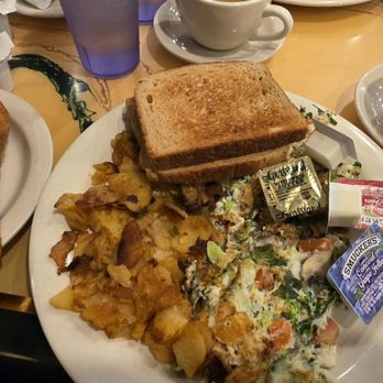 Cafe 82 - Egg whites with vegetable omelet - Diners Near Me - New York, New York