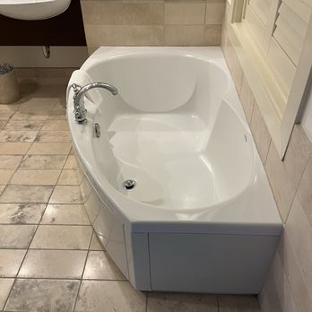 Casa Madrona Hotel & Spa - The tub was huge. - Hotels Near Me - Sausalito, California Casa Madrona Hotel & Spa - The tub was huge. - Hotels Near Me - Sausalito, California