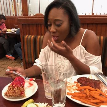 Junior's Restaurant - Finger licking good!! - Bakeries Near Me - Brooklyn, New York