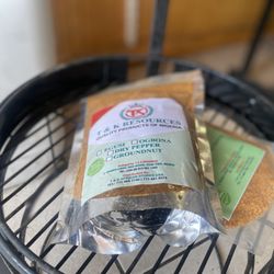 T & K African Kitchen - Dry ground pepper.