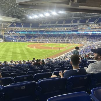 LoanDepot Park - Stadiums & Arenas Near Me - Miami, Florida