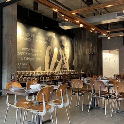 Carson Kitchen - Indoor seating