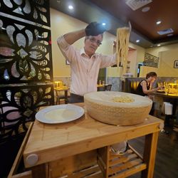 Palinuro Italian Cuisine - Putting on a show :)