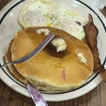 IHOP - 2 x 2 x 2 - American Near Me - Virginia Beach, Virginia