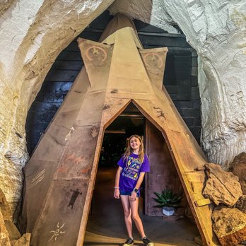 Moqui Cave - Museums Near Me - Kanab, Utah