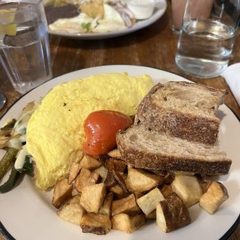 Pochos - Rajas omelette - Breakfast & Brunch Near Me - Chicago, Illinois