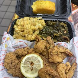 Soul food platter w/ collard greens and mac & cheese