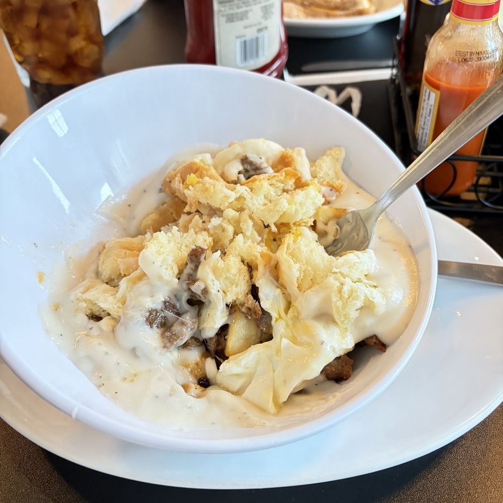 I Love You A Brunch - Breakfast bowl with sausage and biscuit - Breakfast & Brunch Near Me - Somerset, Kentucky I Love You A Brunch - Breakfast bowl with sausage and biscuit - Breakfast & Brunch Near Me - Somerset, Kentucky